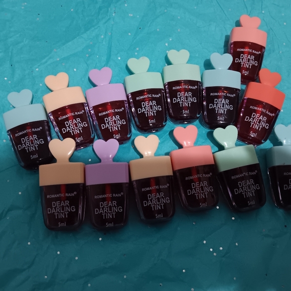 Lipsticks - Picture 3 of 4